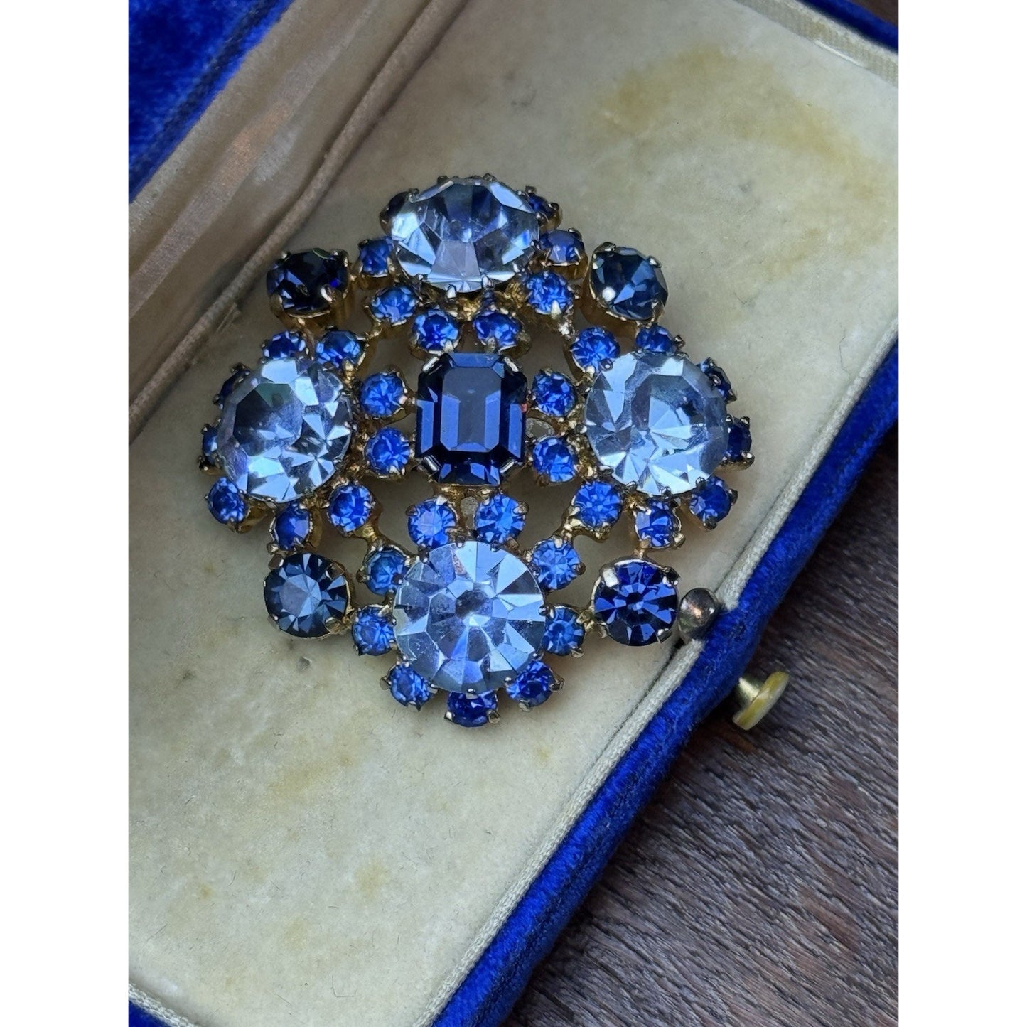 Vintage Blue Brooch Rhinestone Cluster Goldtone Sapphire Light Blue Pin 1.75”
