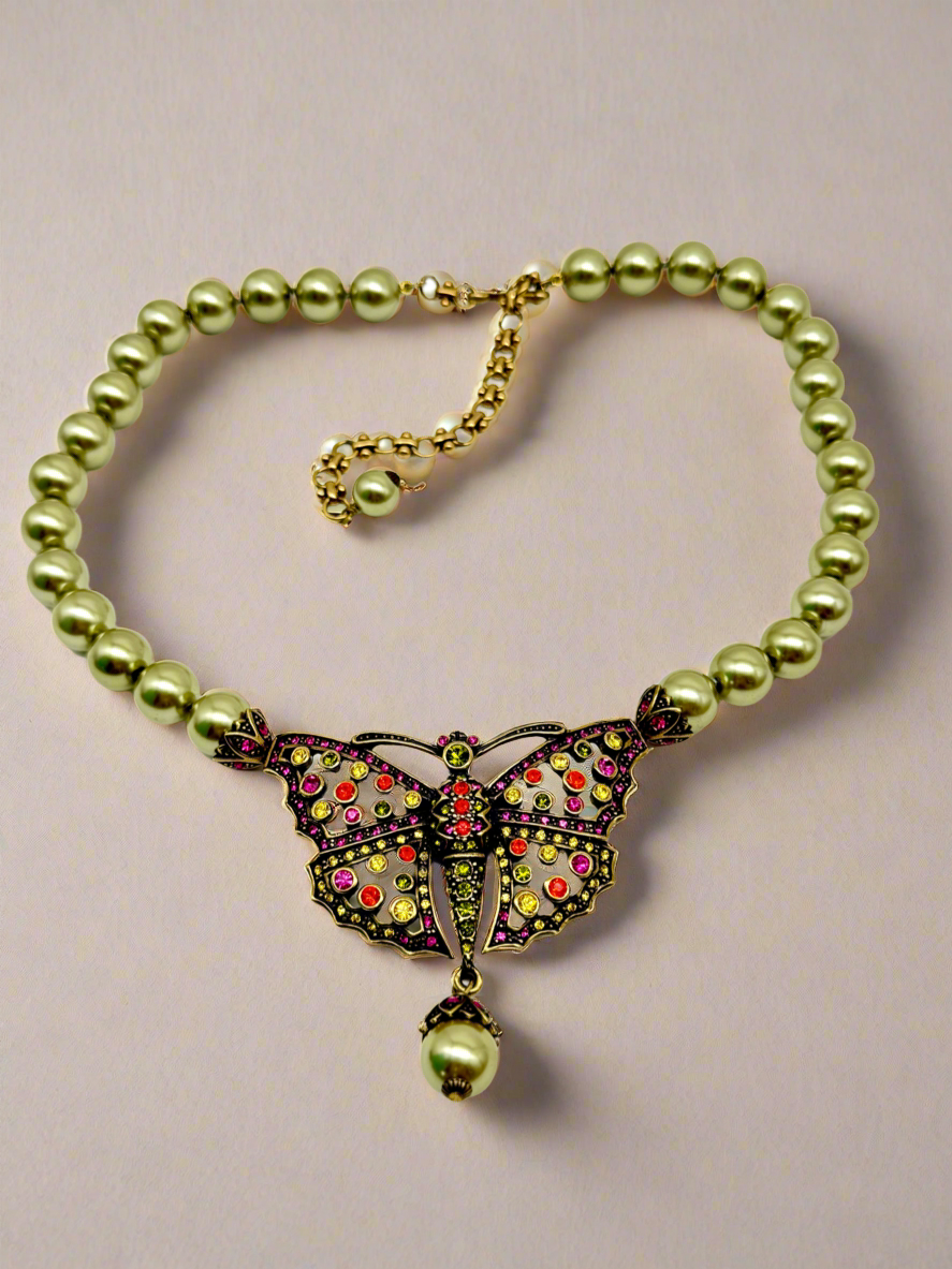 HEIDI DAUS Butterfly Crystals Green FAUX Pearls Necklace Estate Find BEAUTIFUL