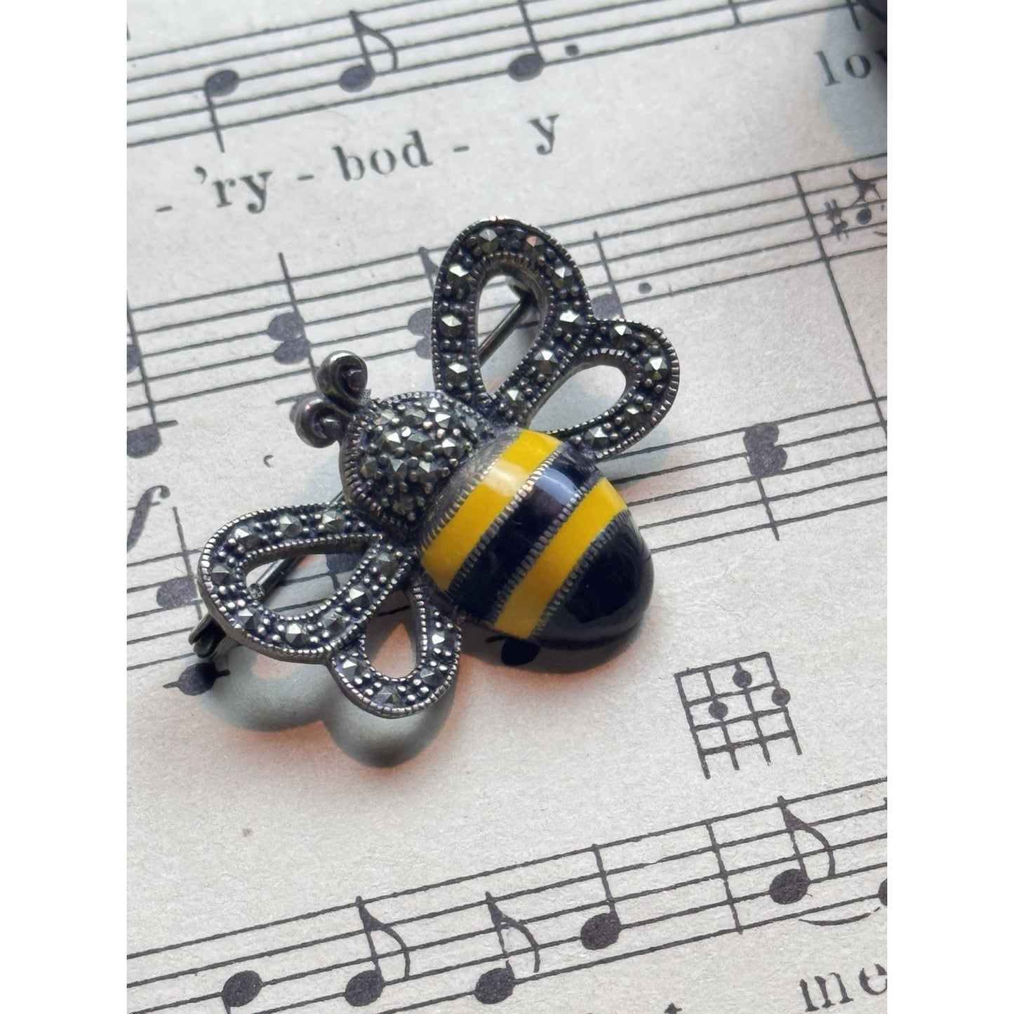 Bee Brooch Sterling Silver Marcasite Enamel 1.25” x 1” Thailand