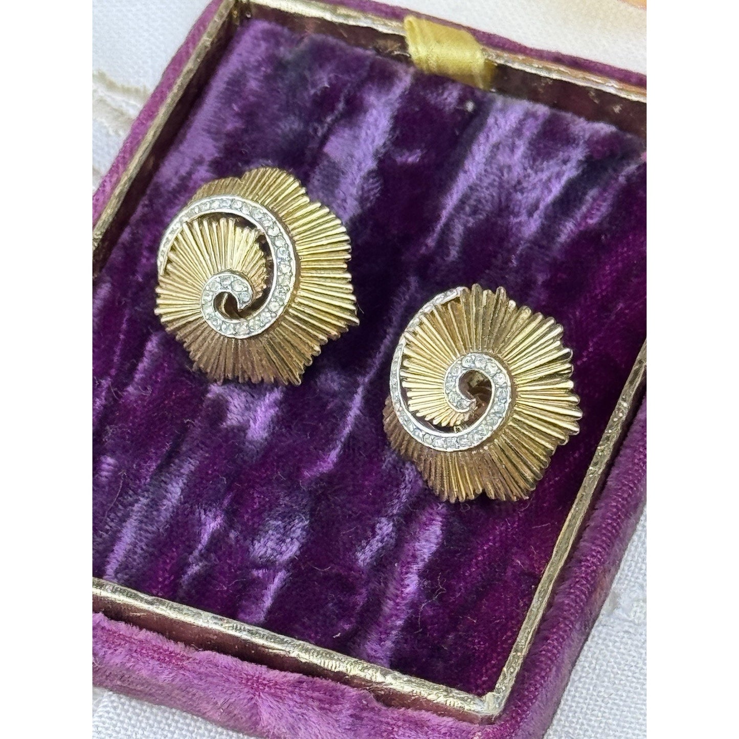 Vintage Trifari Clip Earrings Crown Trifari Goldtone Rhinestone Swirl .75”