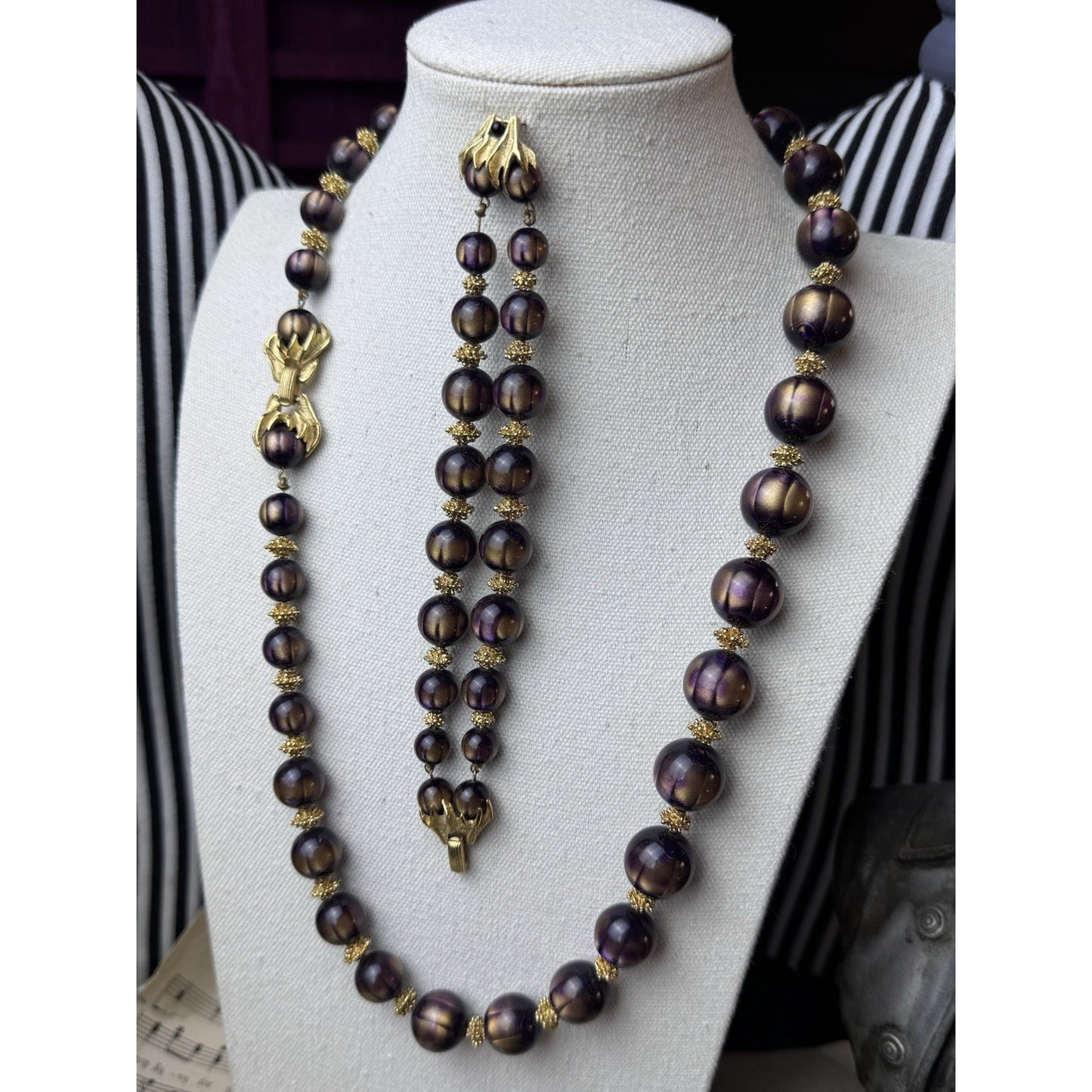 Vintage Crown Trifari Aubergine Beaded Necklace Bracelet Set Goldtone 27”