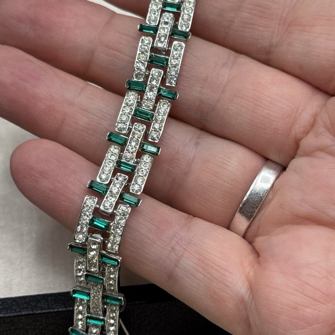 Vintage Necklace Green & Clear Rhinestone Art Deco Style 16.5” Choker
