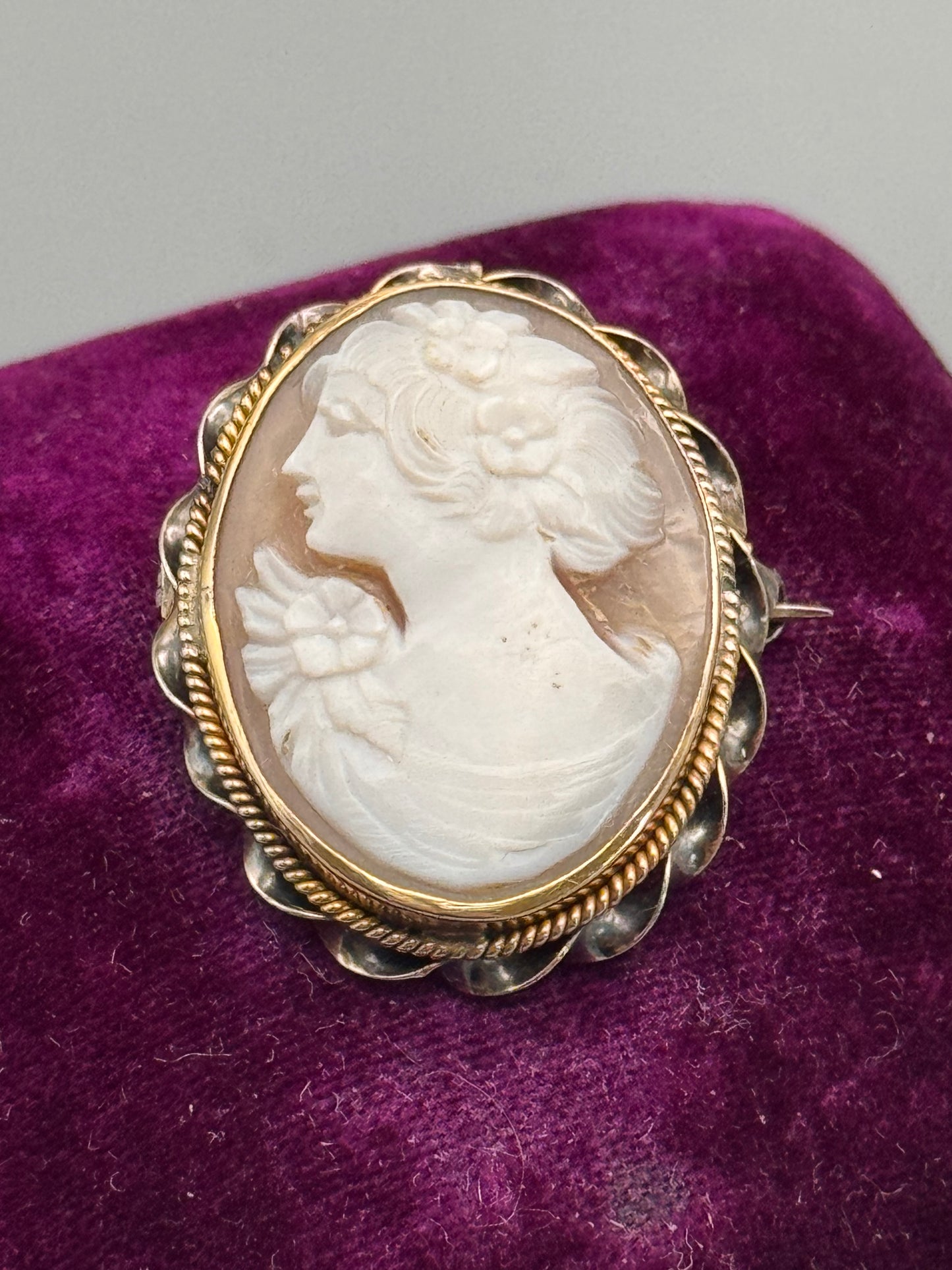 Antique Cameo Gold Filled Brooch Pendant Hand Carved 1 1/8”
