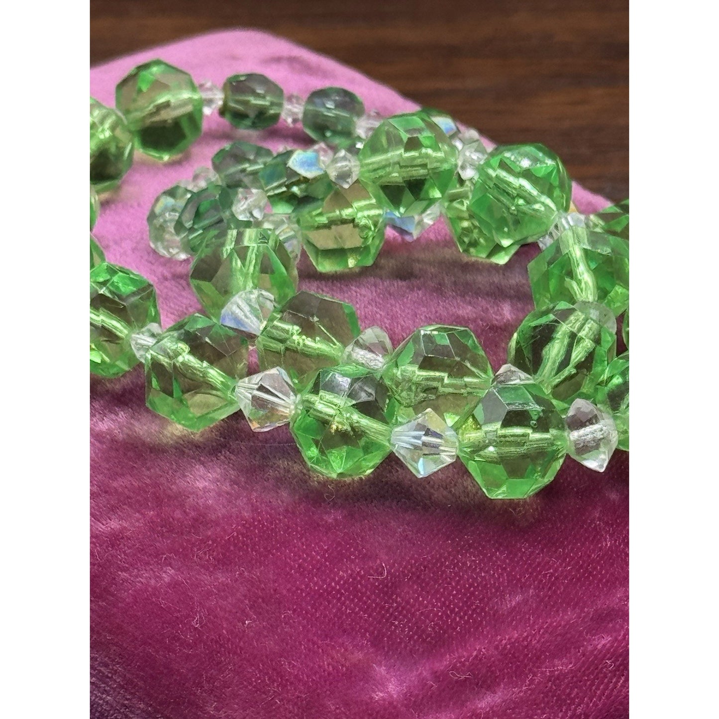 Vintage Green Lucite Bead Necklace Graduated Faceted Clear Spacers 21”