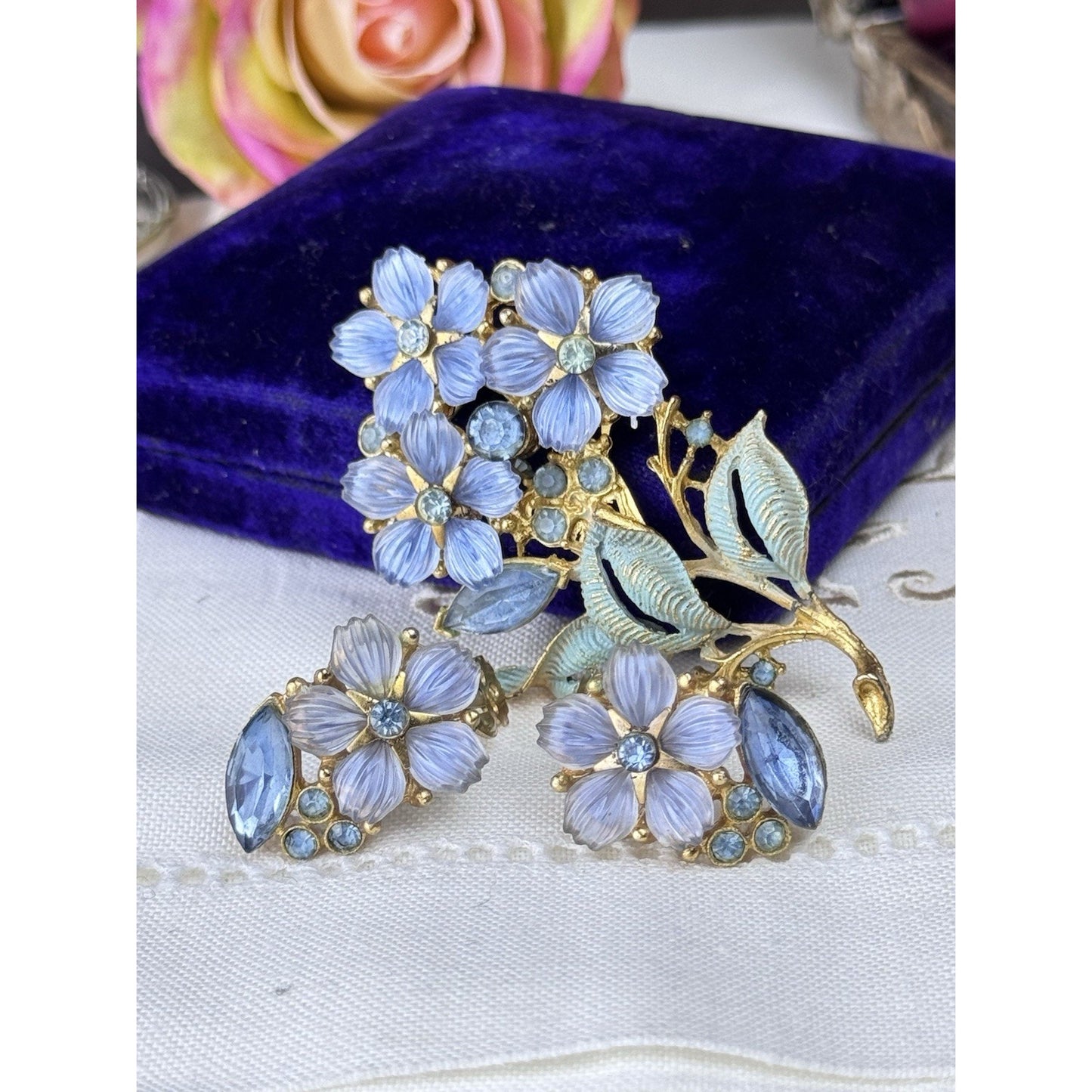 Vintage Floral Brooch Goldtone Blue Enamel Clip Earrings Demi Parure 3”