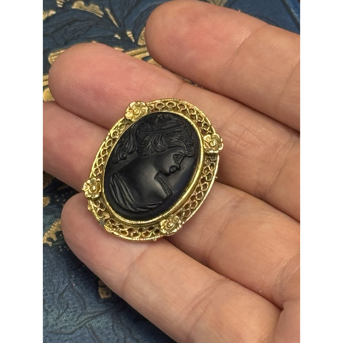 Cameo Brooch Black Portrait Goldtone Filigree Floral Frame Vintage 1.25” x 1”