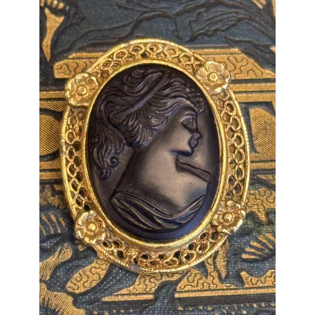 Cameo Brooch Black Portrait Goldtone Filigree Floral Frame Vintage 1.25” x 1”