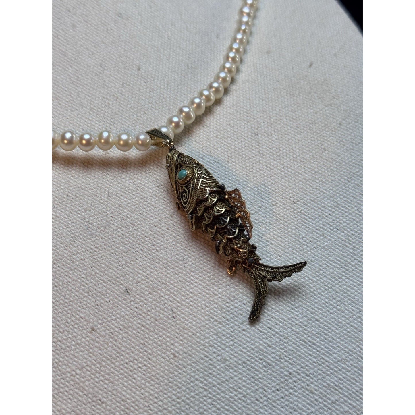 Goldtone Fish Pendant SILVER Filigree Faux Pearl Necklace Opening Fish 22”