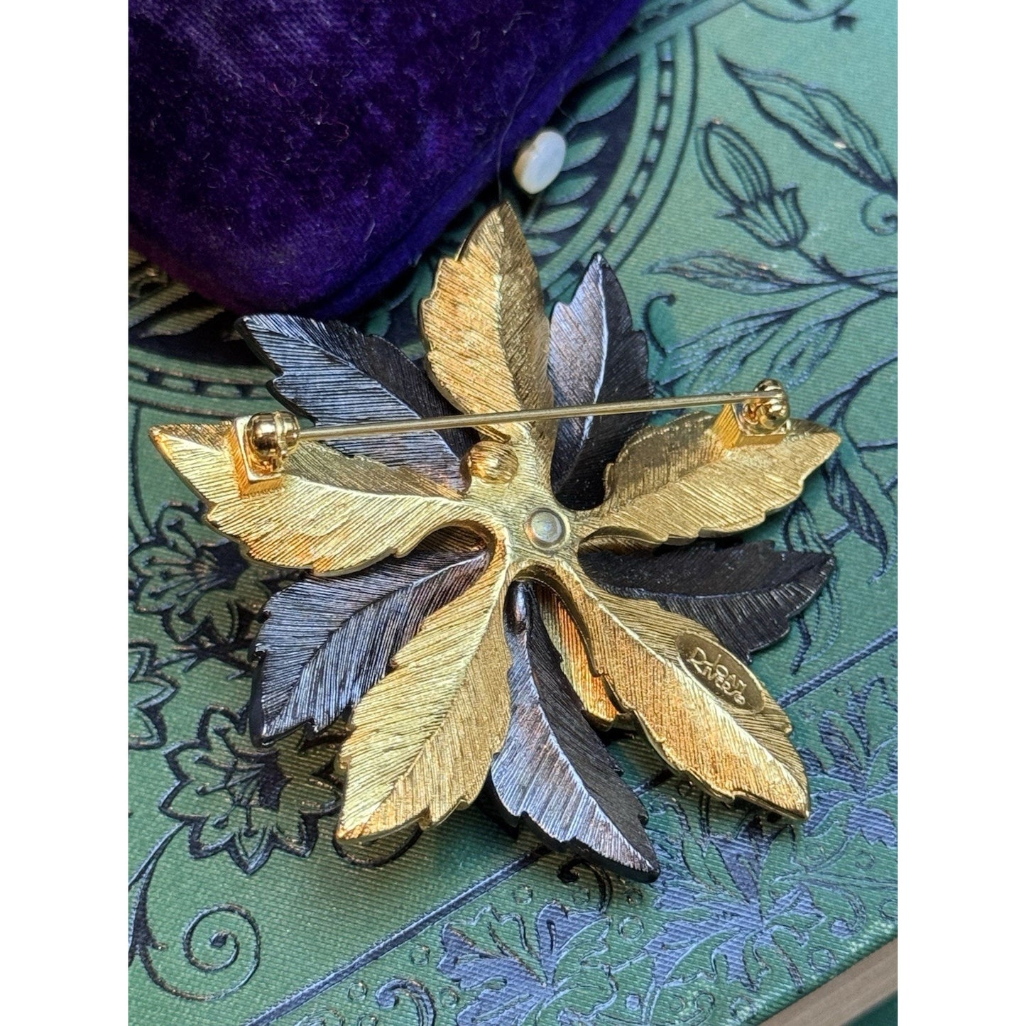 VTG Joan Rivers Brooch Floral Rhinestone Desert Cactus Bloom Burst Flower Sign
