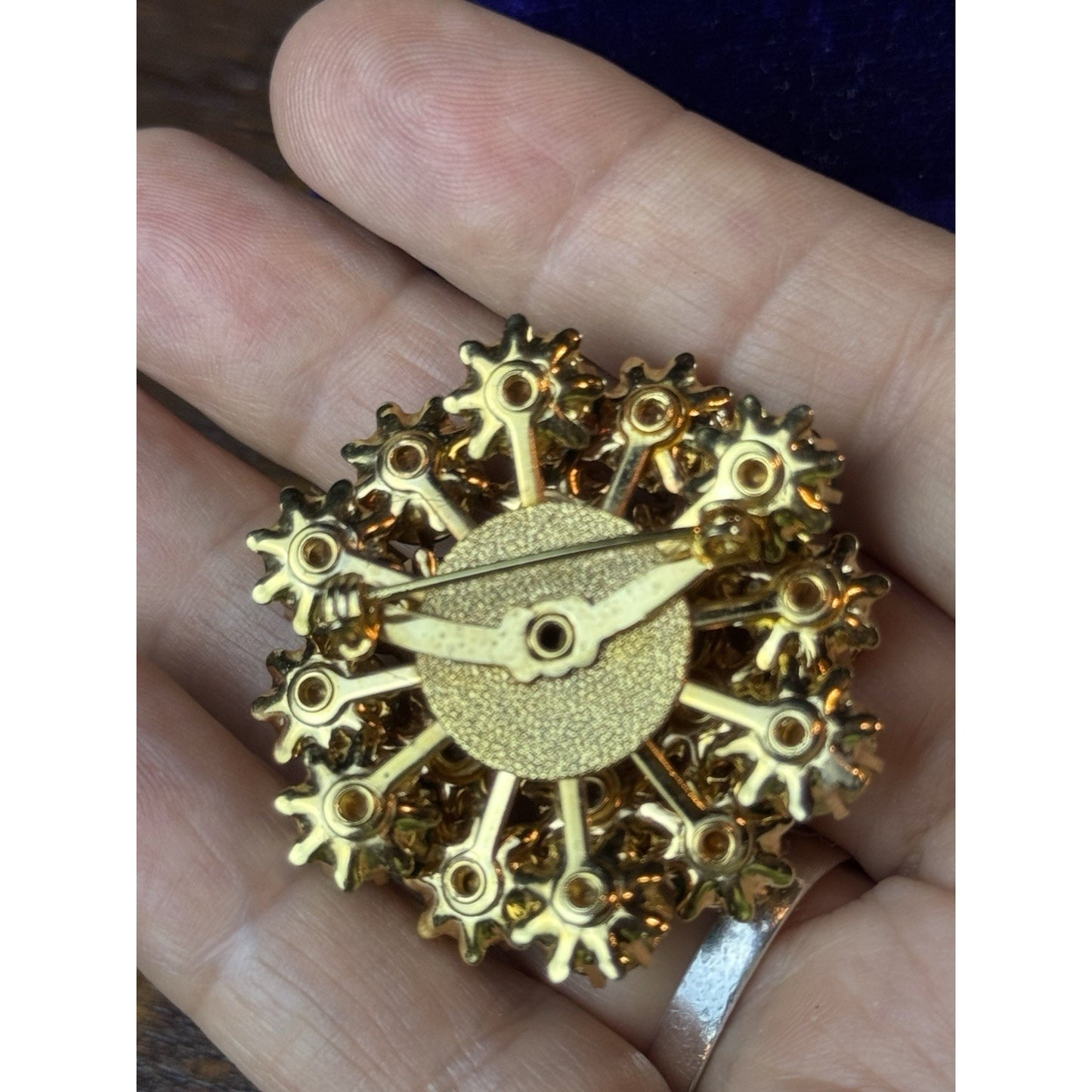 Vintage Green Rhinestone Brooch Goldtone Round Cluster Pin 1.75”