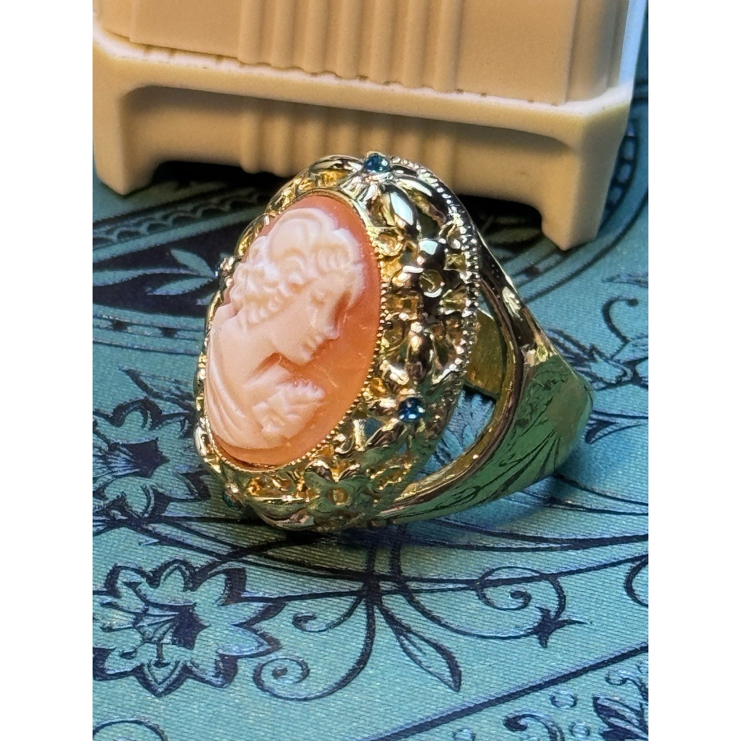 Vintage Faux Cameo Ring Goldtone Size 9 Rhinestone Accents Statement Jewelry