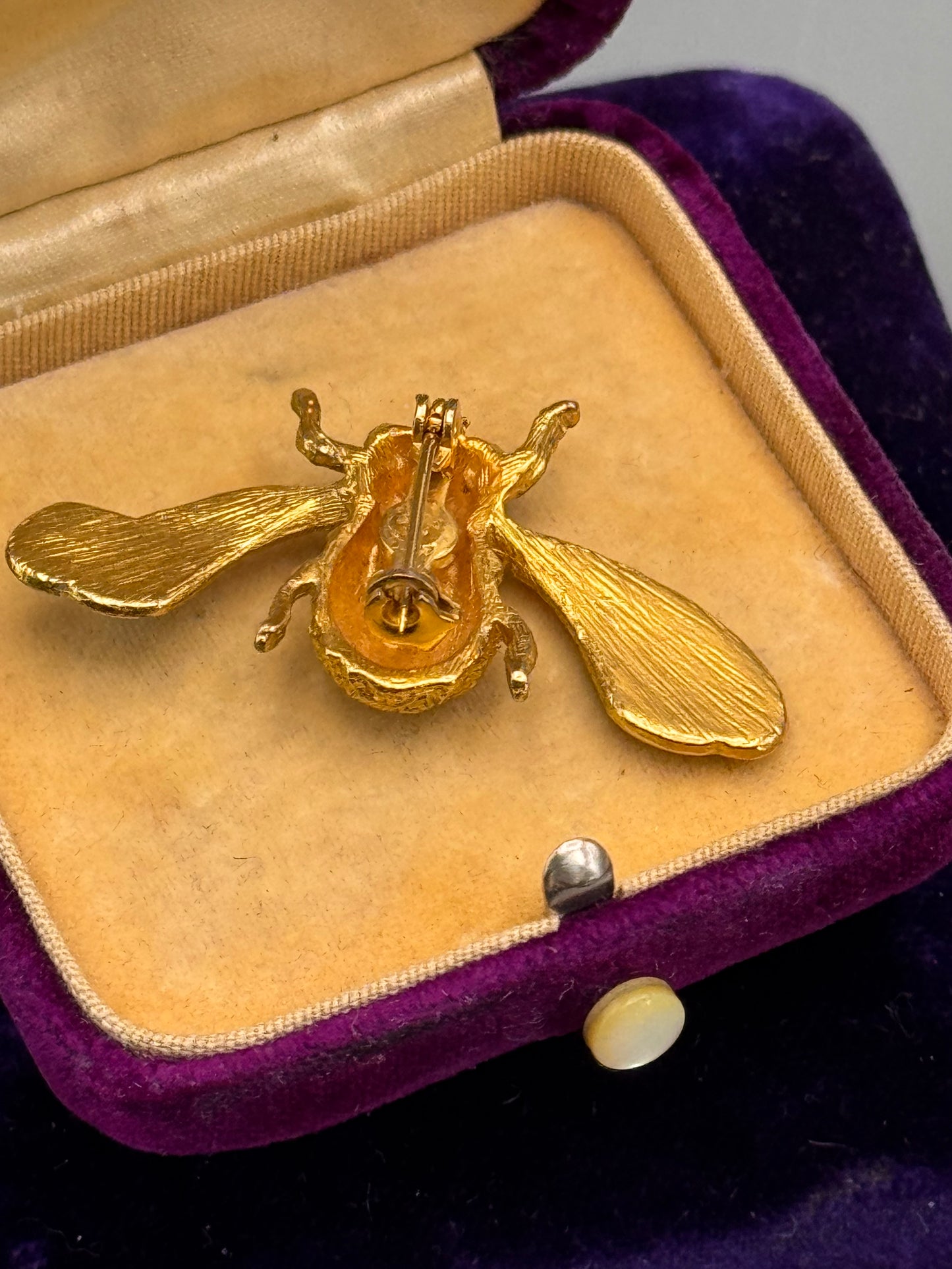 Vintage Goldtone Bee Brooch Enameled Insect Pin Figural 1.75”