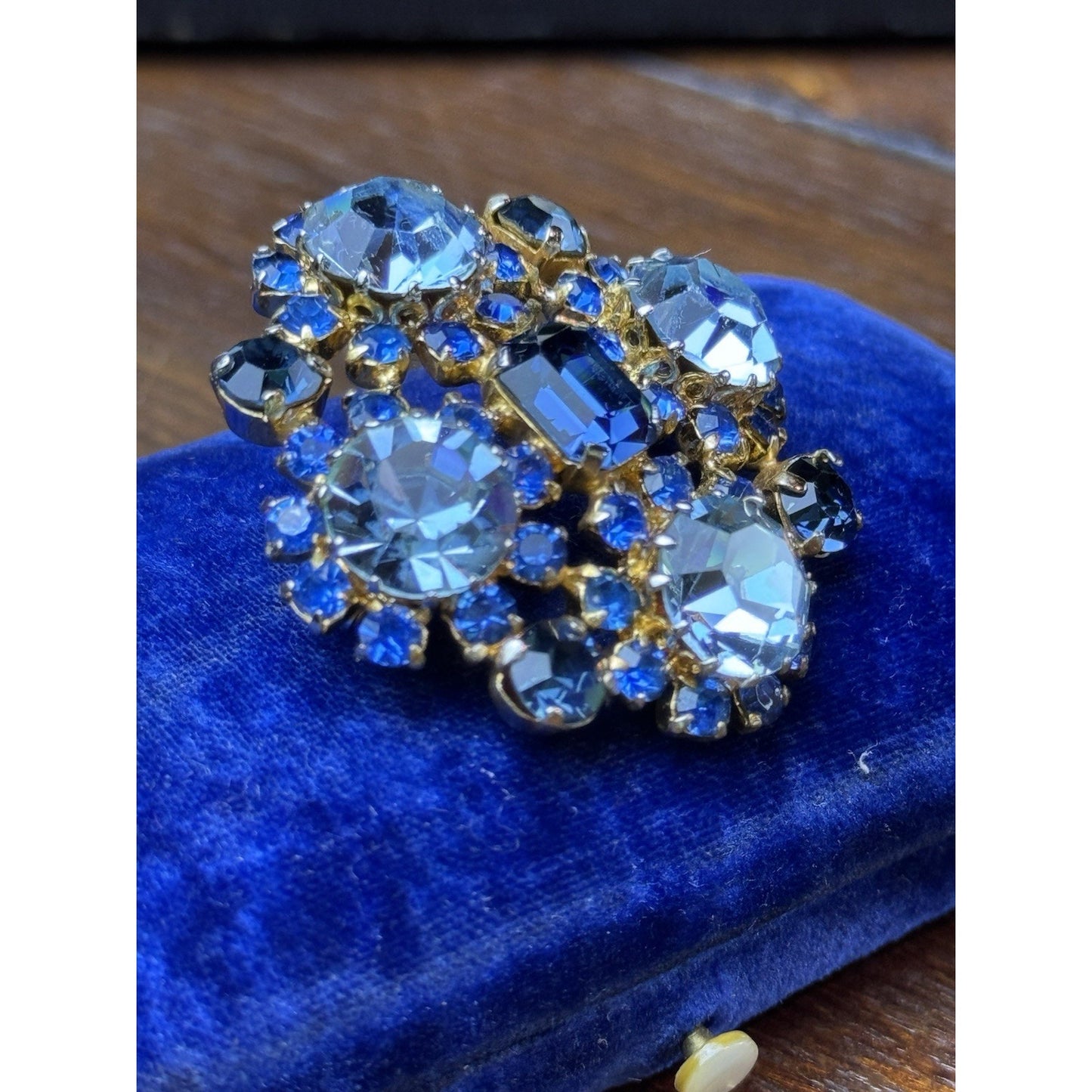 Vintage Blue Brooch Rhinestone Cluster Goldtone Sapphire Light Blue Pin 1.75”