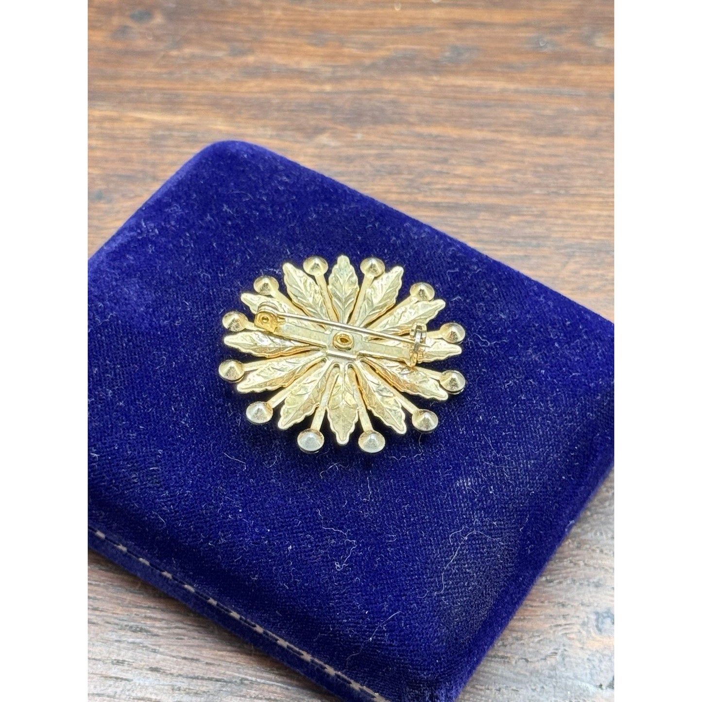 Vintage Brooch Blue Rhinestone Goldtone Floral Sunburst Statement Pin 1.5”