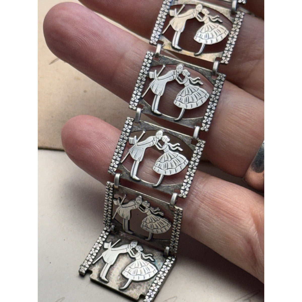 Vintage Sterling Silver Kissing Couple Bracelet Romantic Love Story Panel 6.75”