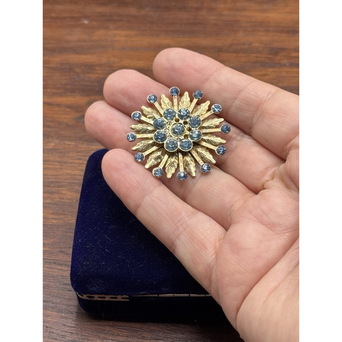 Vintage Brooch Blue Rhinestone Goldtone Floral Sunburst Statement Pin 1.5”