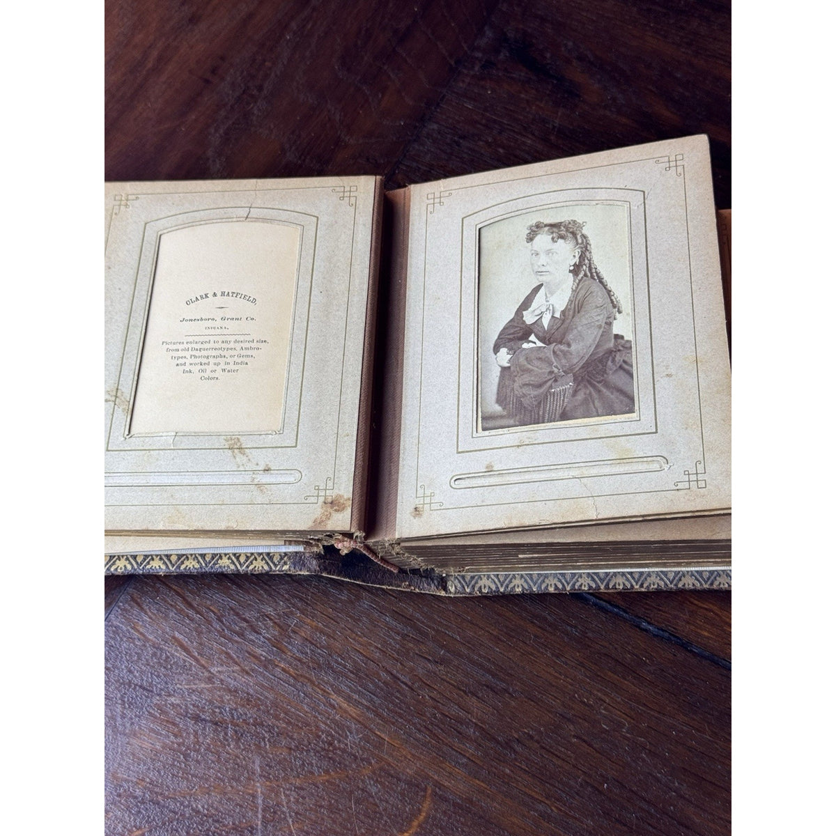 Antique Photo Album 18 Victorian Portraits Embossed Cover Clasp 6”x5” DAMAGED