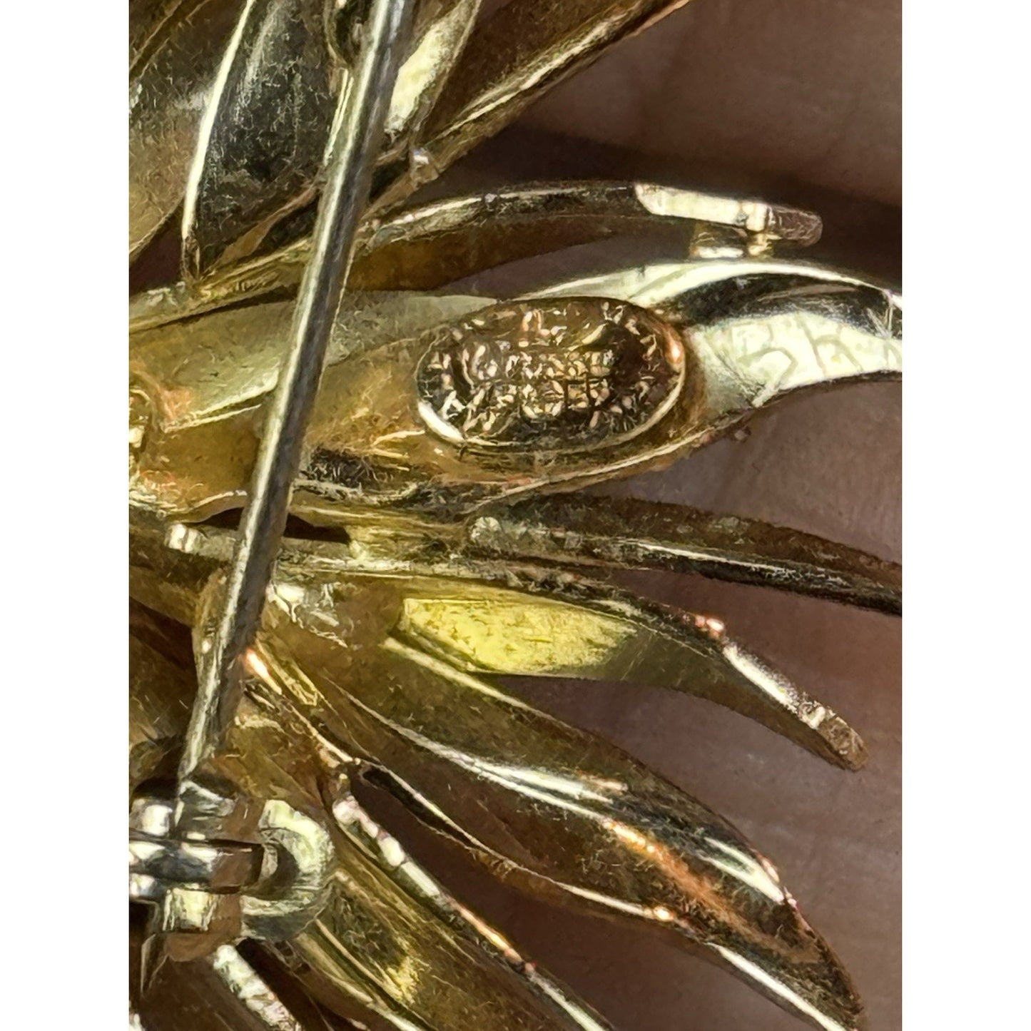 Vintage Grosse Brooch Pendant Germany 1959 Goldtone LEAF 1.75”