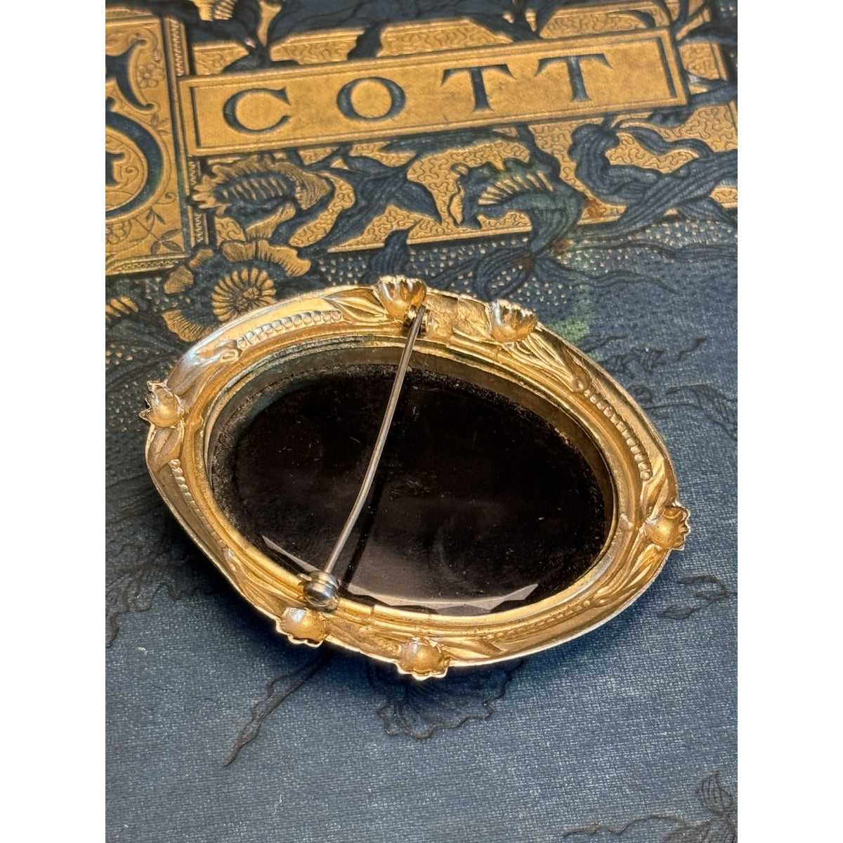 Cameo Brooch Black Glass Goldtone Floral Frame Victorian Style Vintage 2.5” x 2”