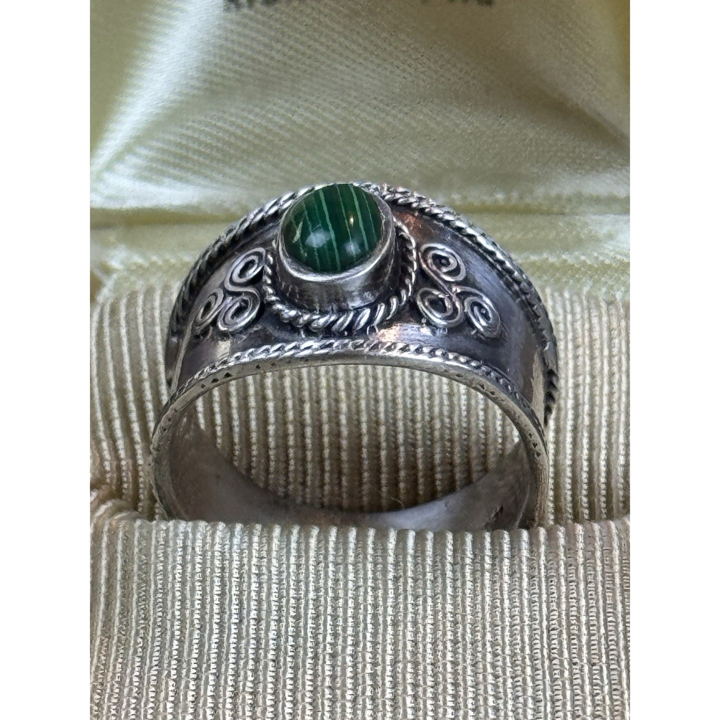 Vintage Sterling Silver 925 Green Stone Statement Ring Size 8.5 Wide Band