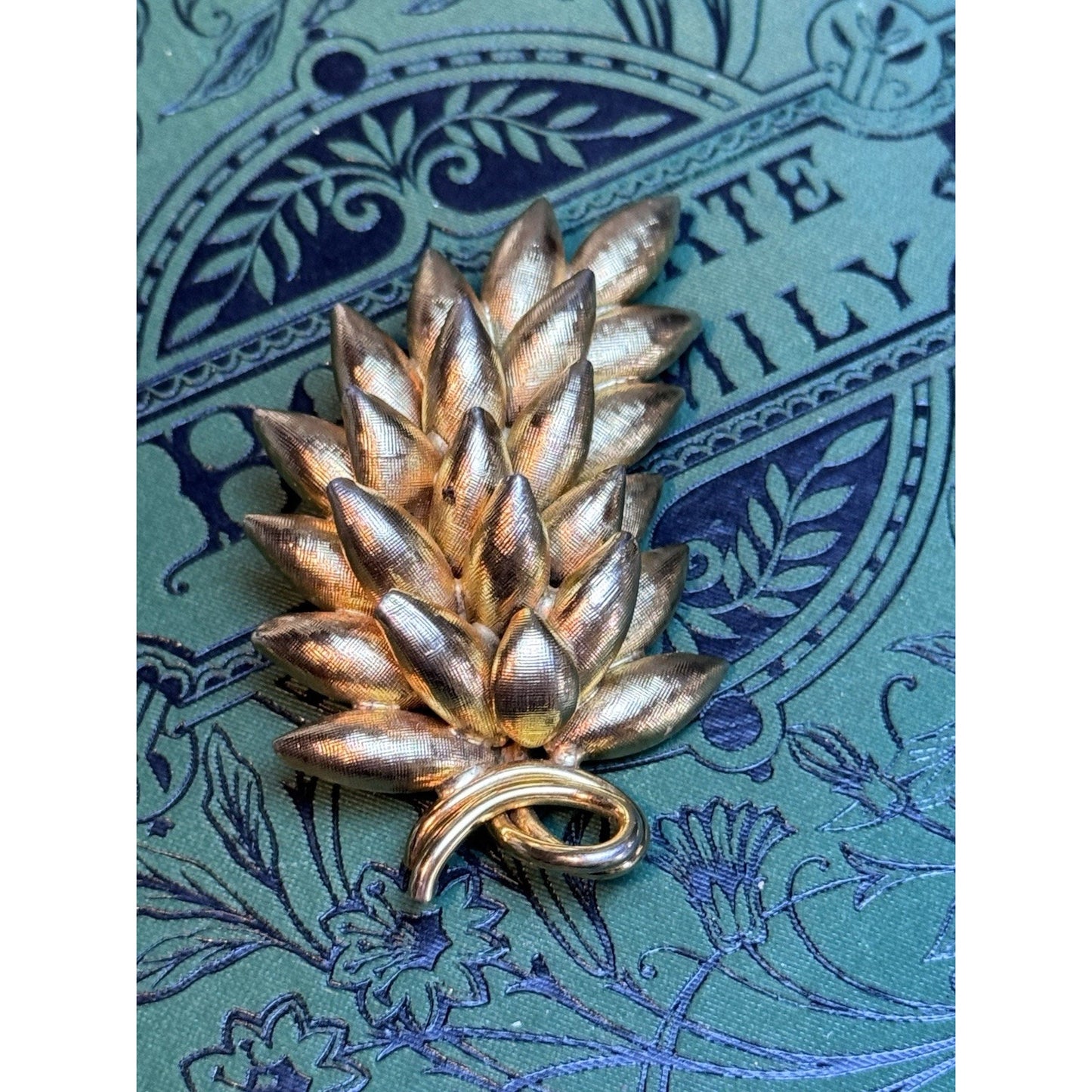 Vintage Brooch Wheat Sheaf Goldtone Statement Piece 2 5/8”