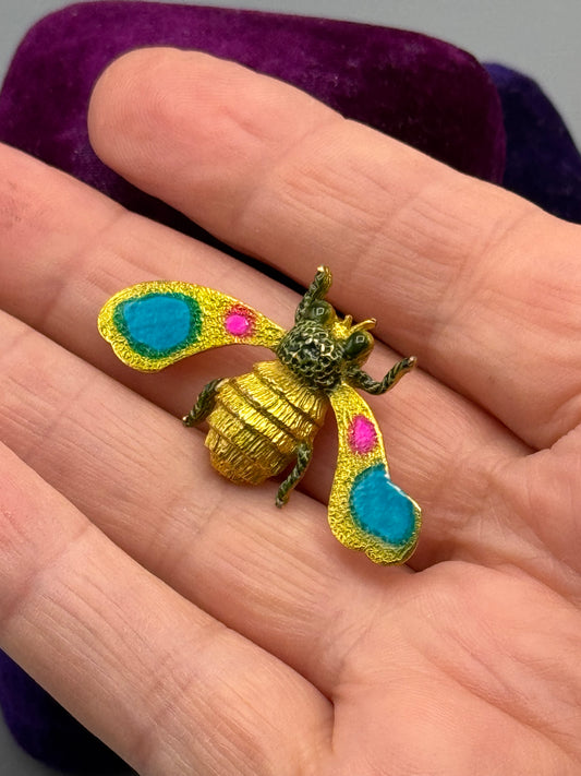 Vintage Goldtone Bee Brooch Enameled Insect Pin Figural 1.75”