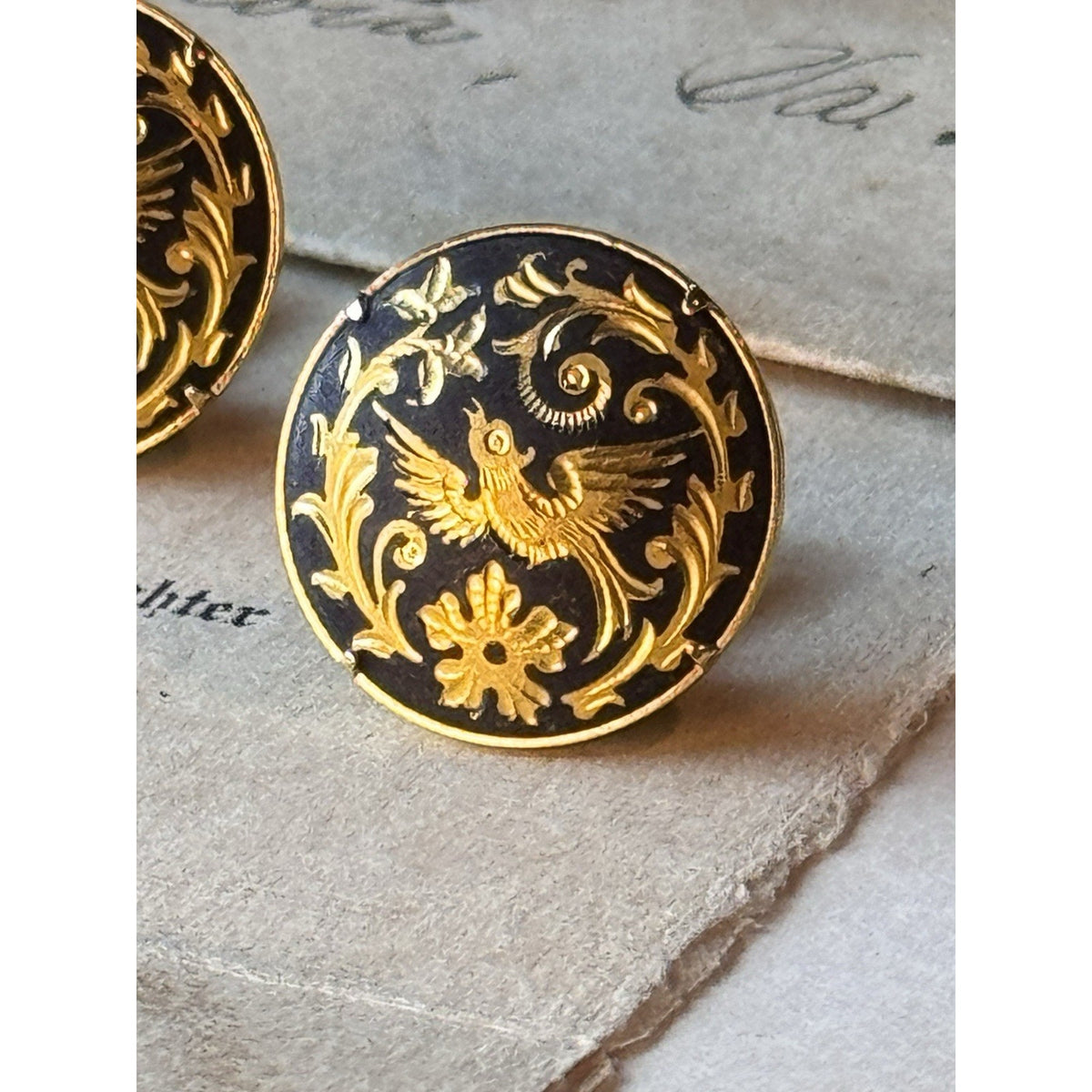 Spanish Damascene Clip On Earrings Round Bird Floral Black Goldtone .75”