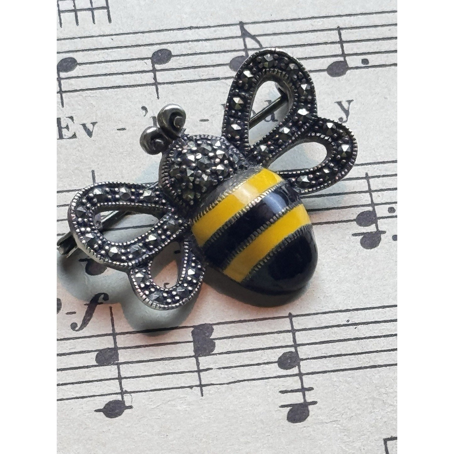 Bee Brooch Sterling Silver Marcasite Enamel 1.25” x 1” Thailand