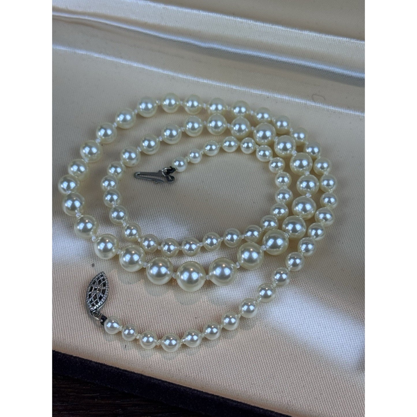 Vintage Mallorca Faux Pearl Necklace 19.5” Knotted Graduated Original Case