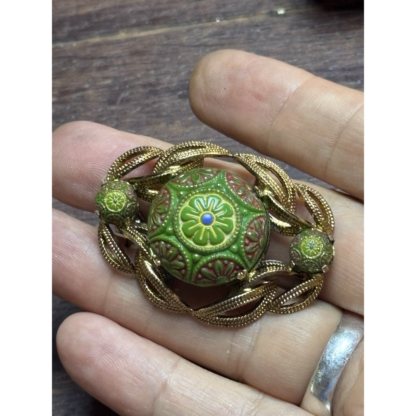Vintage Art Glass Brooch Green Floral Cabochon Goldtone Filigree Pin 1.75”