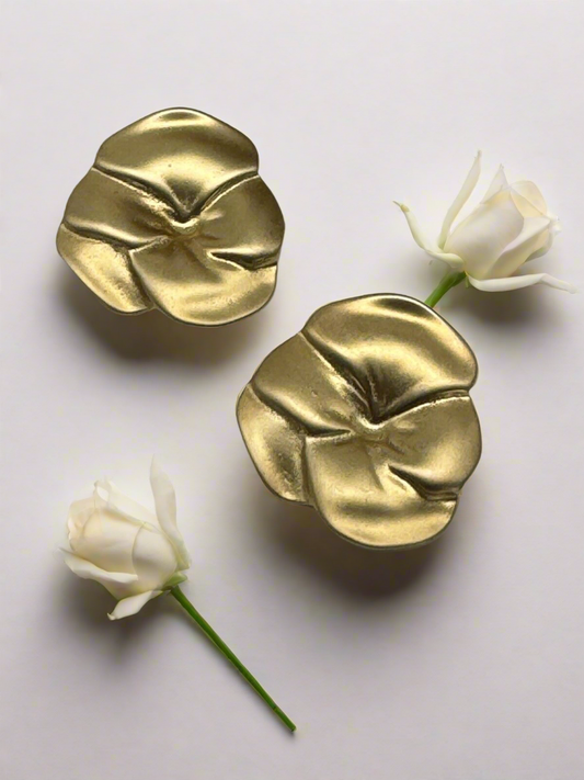 Vintage Pair Pansy Earrings Goldtone Clip-on SIGNED DEO