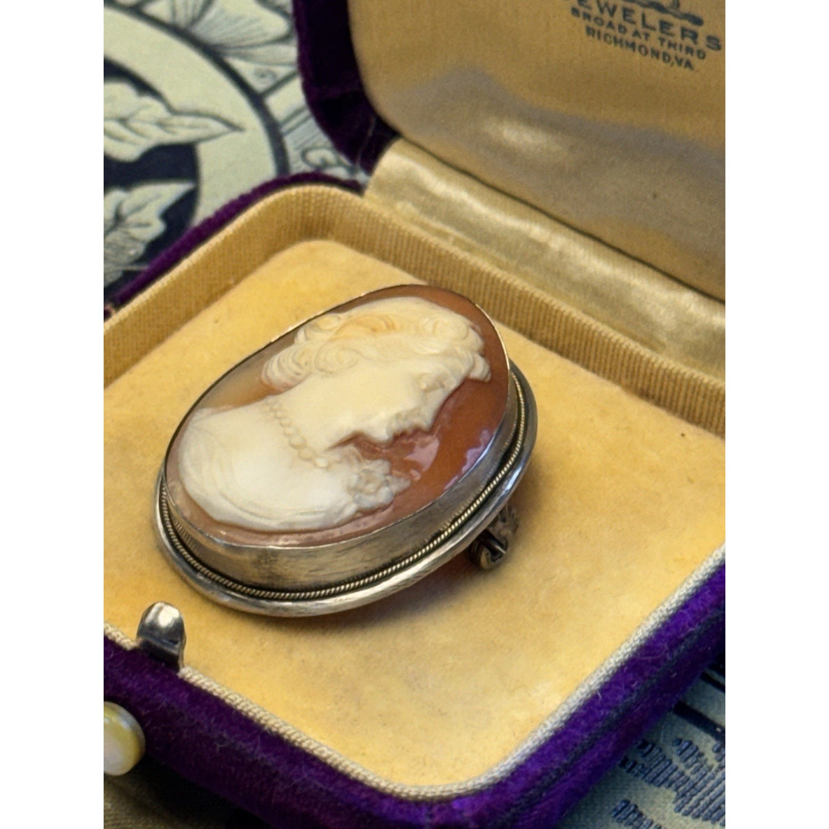 Cameo Brooch Pendant 800 Silver Finely Carved Shell Portrait Vintage 1.25” x 1”