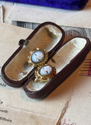 Vintage Faux Cameo Clip On Earrings Blue White Portrait Goldtone Oval 5/8” x .5”