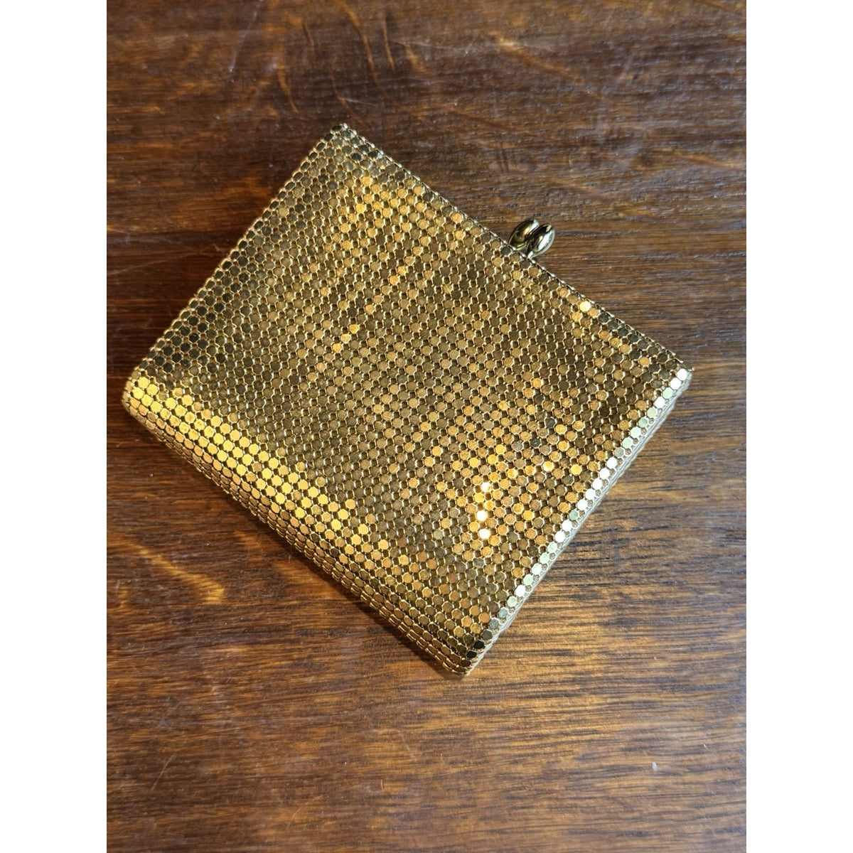 Goldtone Mesh Coin Purse Wallet Kiss Lock Peach Satin Lining 4.25” x 3.5”