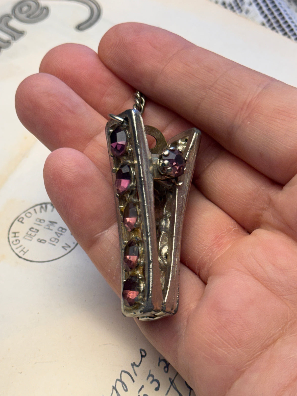 Purple Rhinestone Glove Clip Silvertone Vintage Purse Chain Handbag Holder 2” x 1”