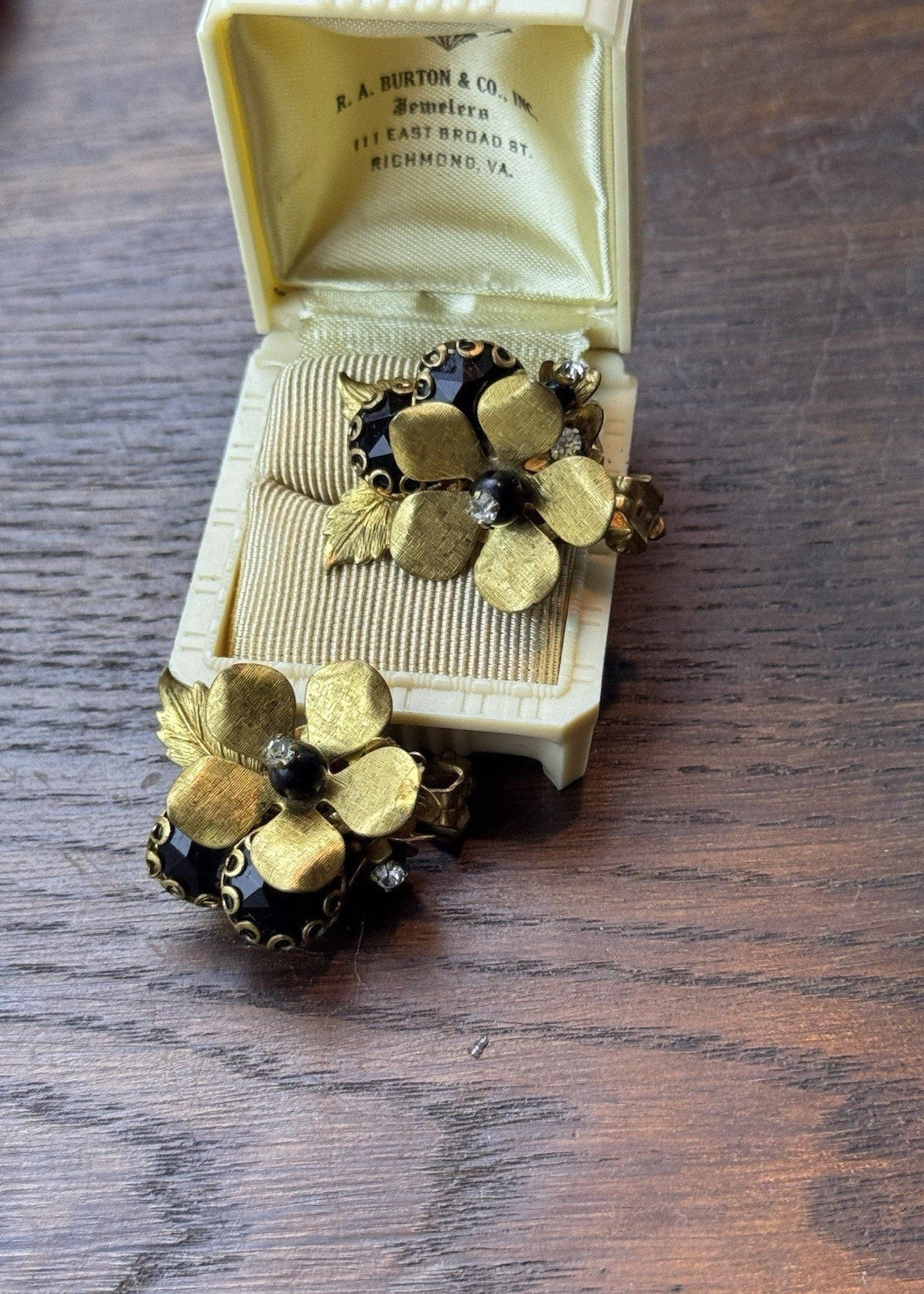 Vintage Black Glass Flower Clip Earrings Goldtone Rhinestone 1.5” x 1”