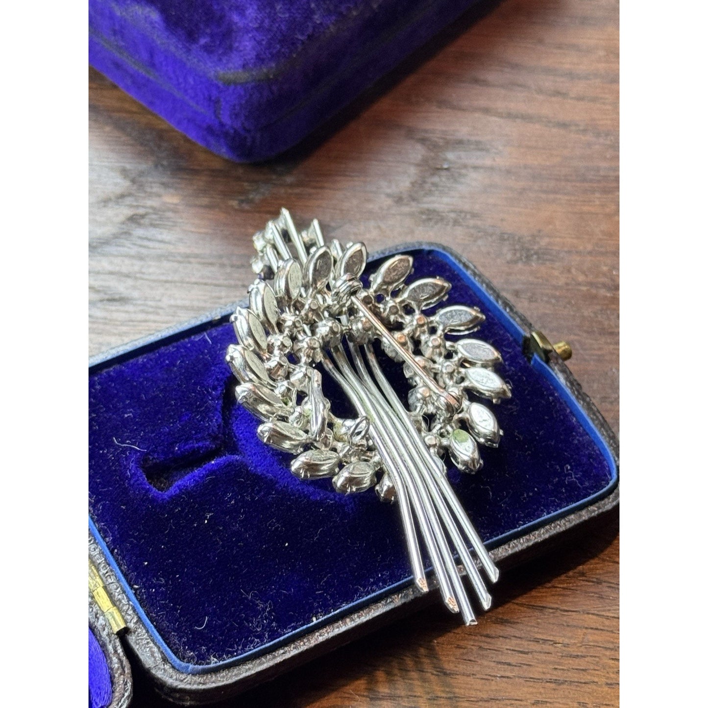 Vintage Brooch Pendant Clear Rhinestone Comet Silvertone 3.25” x 1.5”