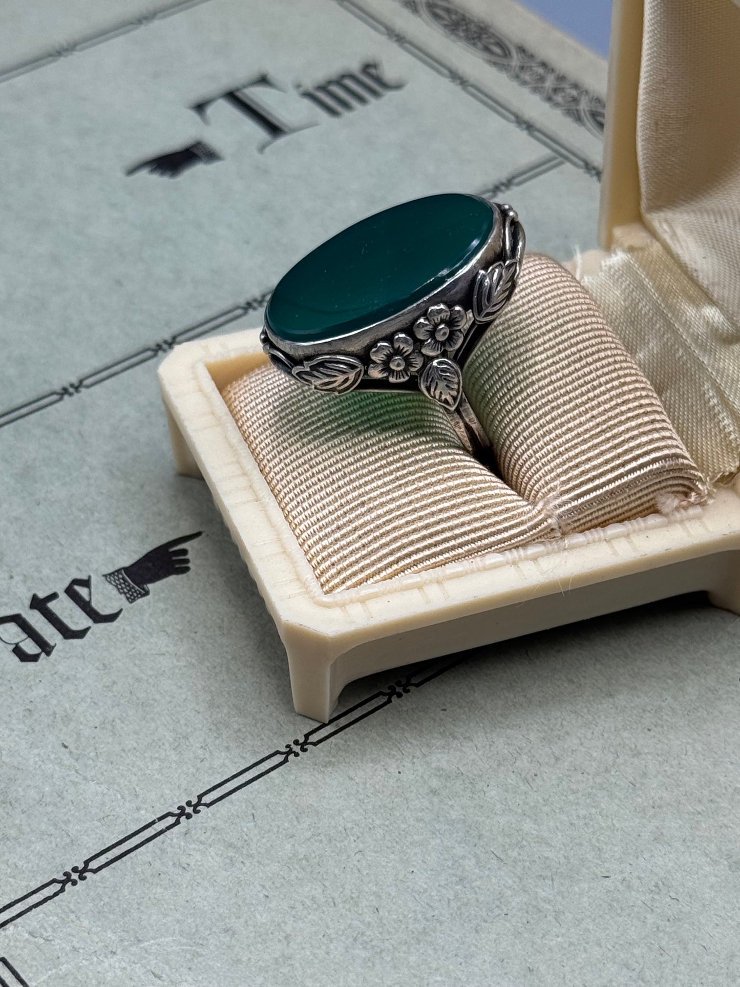 Sterling Silver TESTED Green STONE Ring Floral Statement Cocktail Ring Size 6