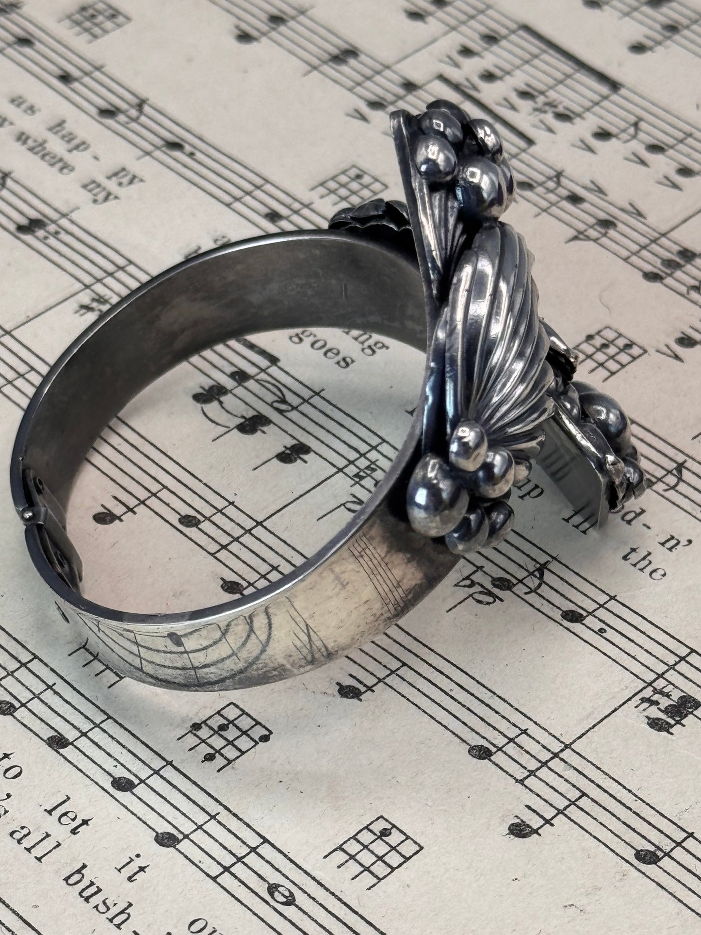 Vintage Silvertone Hinged Bangle Bracelet Art Deco Style Wide 6” Fit