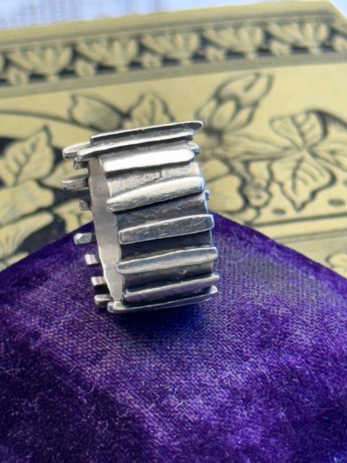 Silver Artisan Ring Modernist Sculptural Raised Bar Wide Band Size 7.5