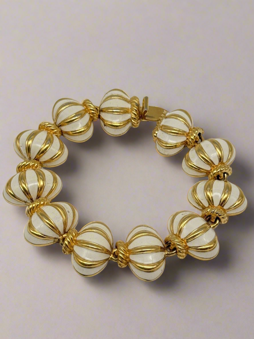 Joan Rivers White Enamel Goldtone Lantern Style Bracelet Ca.7”