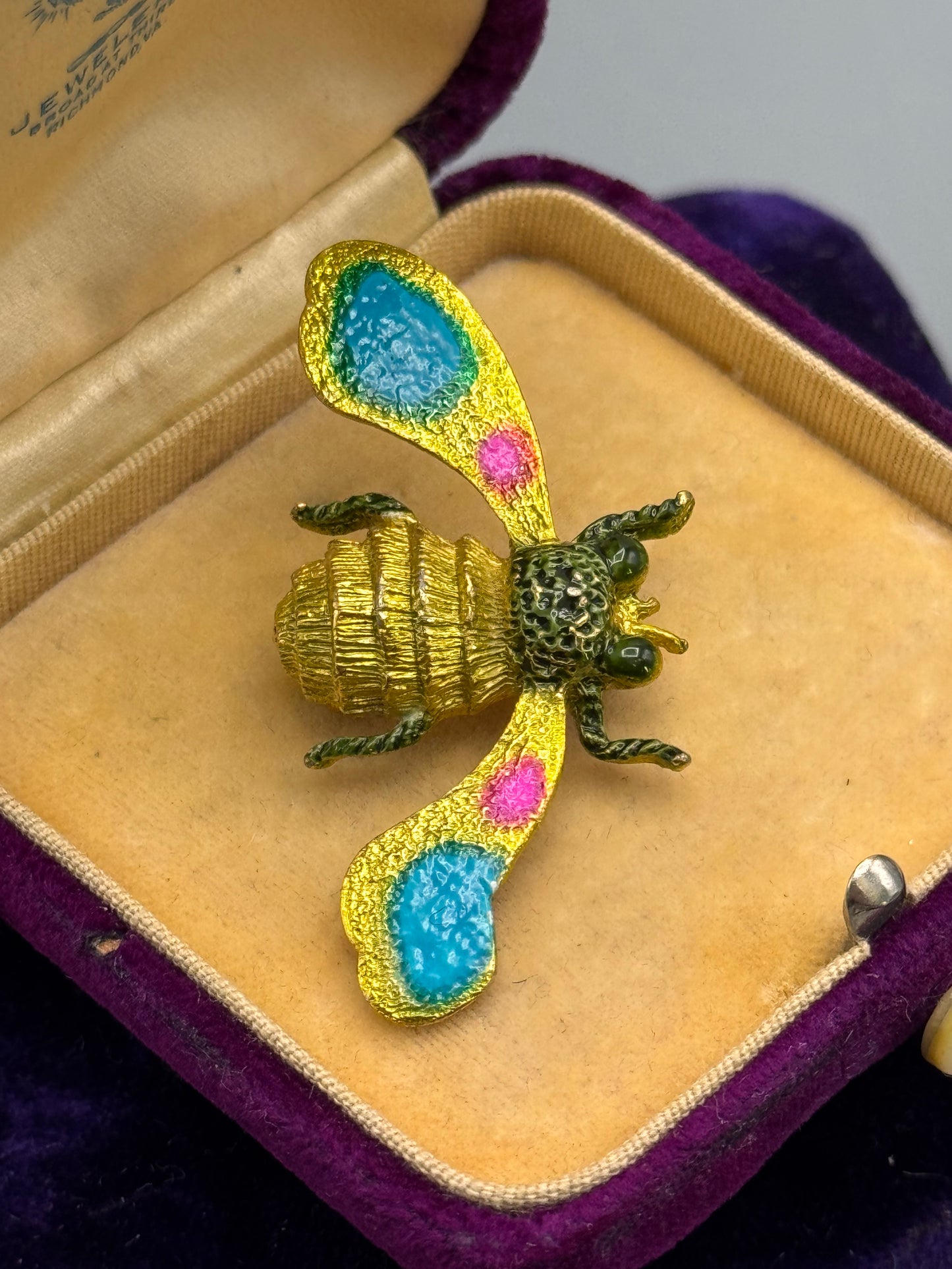 Vintage Goldtone Bee Brooch Enameled Insect Pin Figural 1.75”