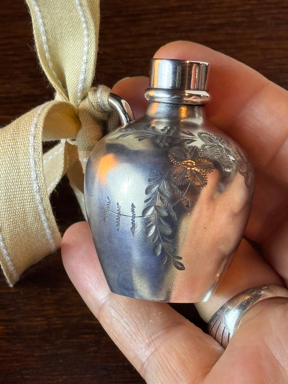 Silverplate Pepper Shaker Ornament Wilcox Quadruple Plate Floral 2.25”