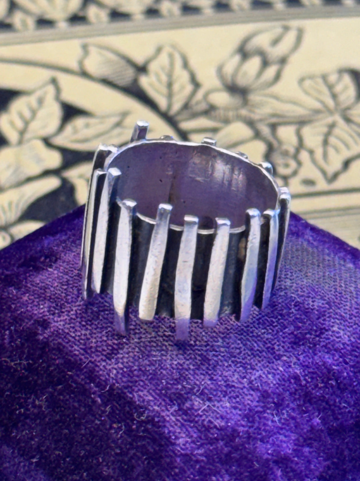 Silver Artisan Ring Modernist Sculptural Raised Bar Wide Band Size 7.5