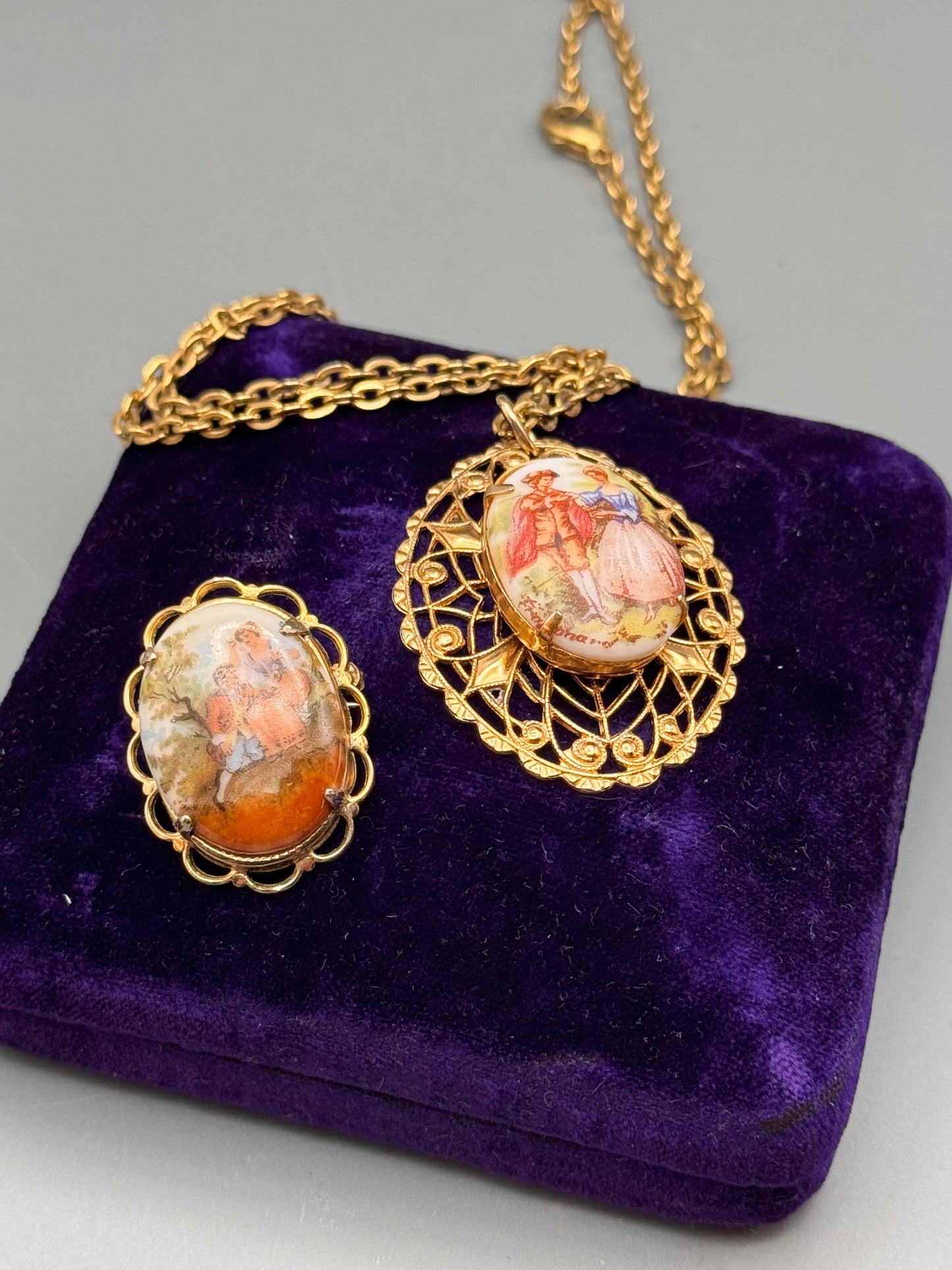 Vintage Goldtone Fragonard Lovers Scene Pendant Necklace & Brooch Set