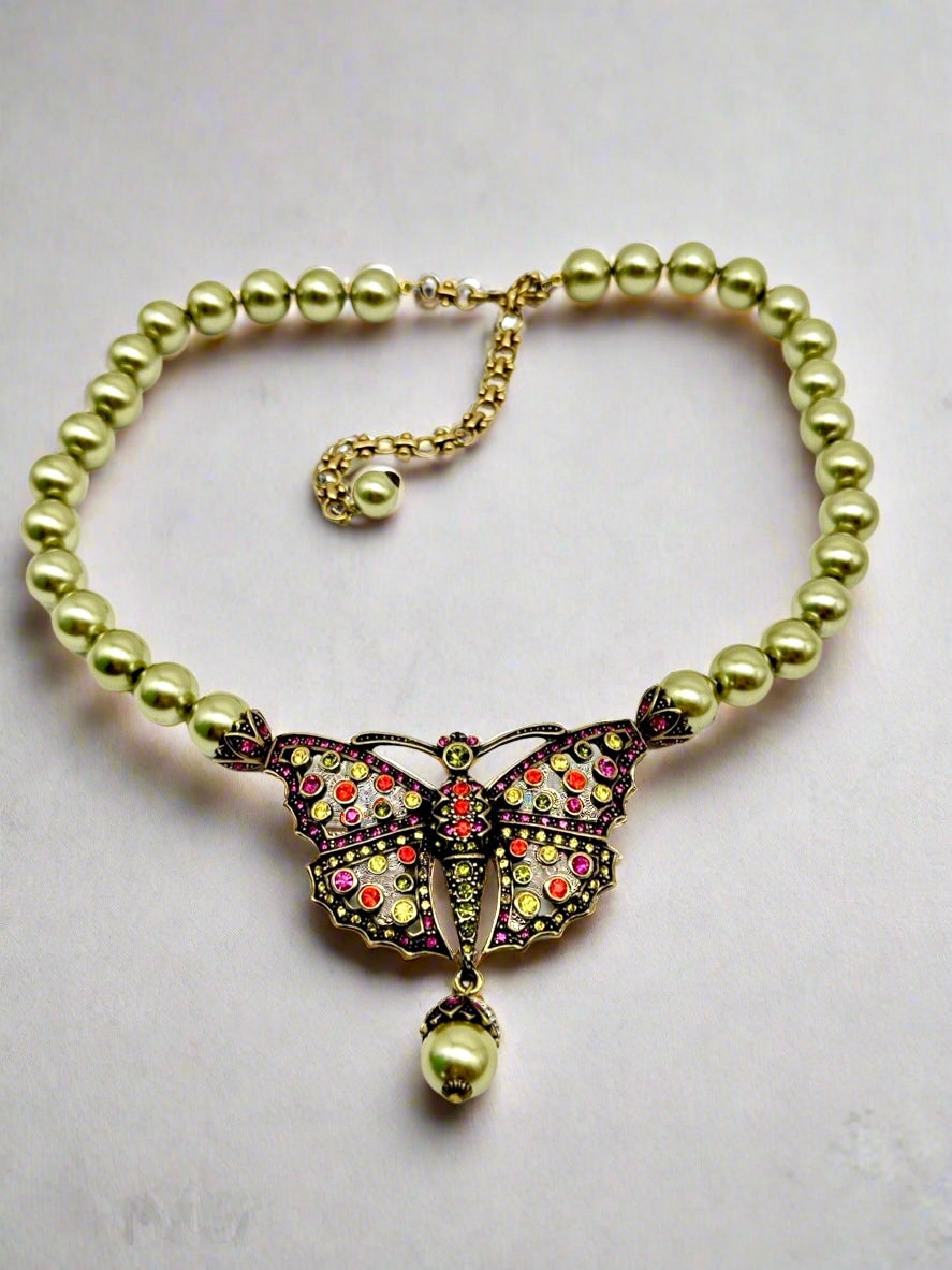 HEIDI DAUS Butterfly Crystals Green FAUX Pearls Necklace Estate Find BEAUTIFUL