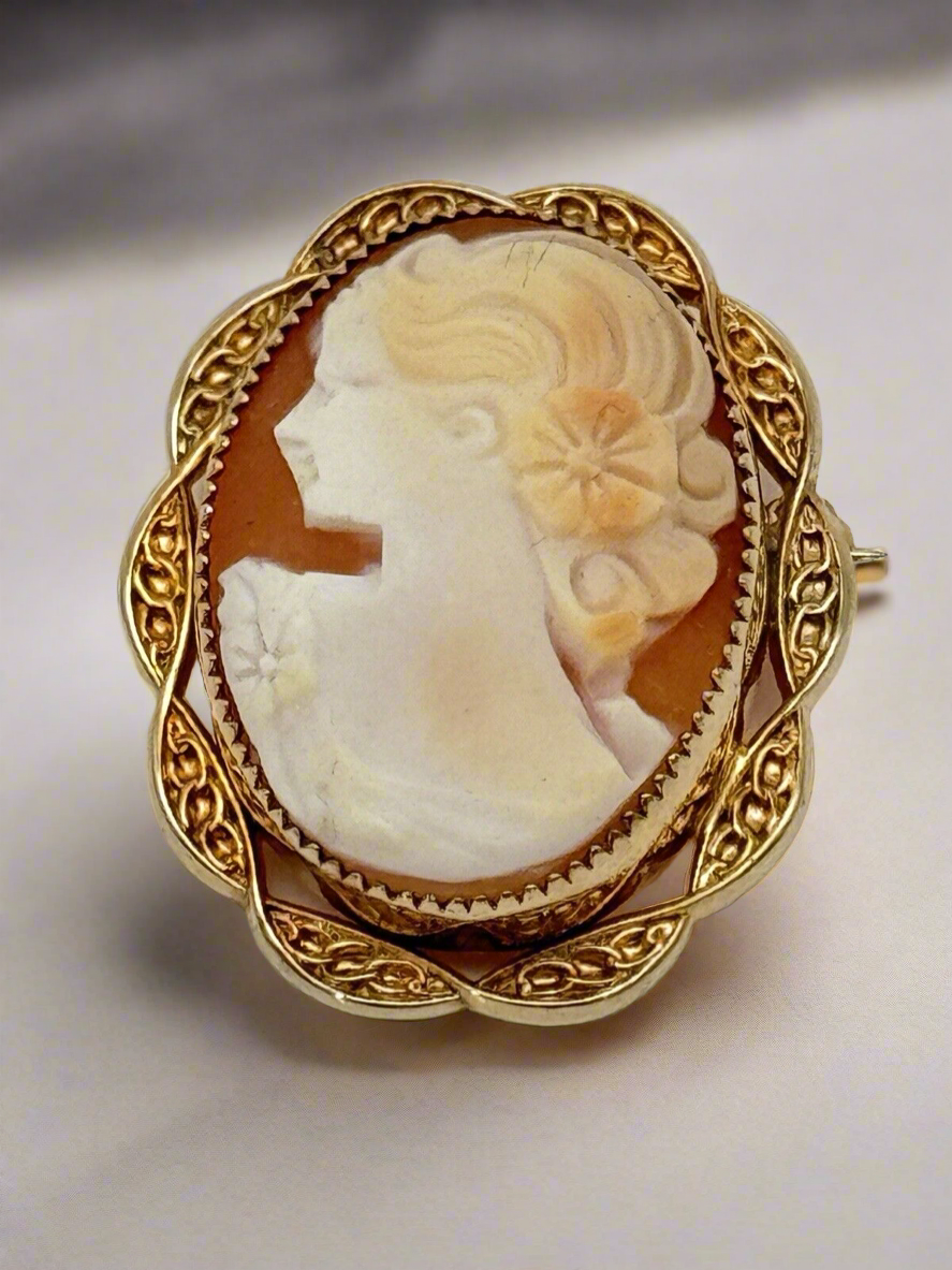 Vintage Left Facing Carved She’ll Cameo Brooch 12kt GF ESTATE FIND