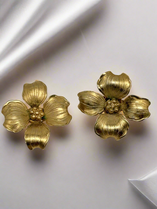 Vintage Goldtone Dogwood Clip-on Earrings SIGNED GIOVANNI