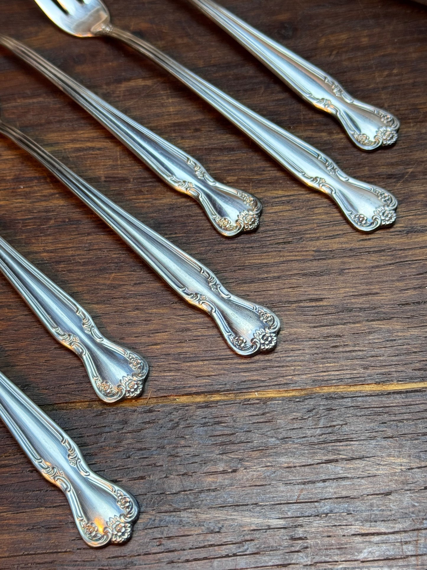 Oyster Forks Set 6 Silver Plate Daybreak Pattern Rogers Bros 5.5”