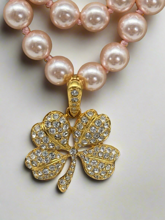 Vintage KENNETH JAY LANE 4 Leaf Clover Rhinestone Pendant Faux Pearl Necklace